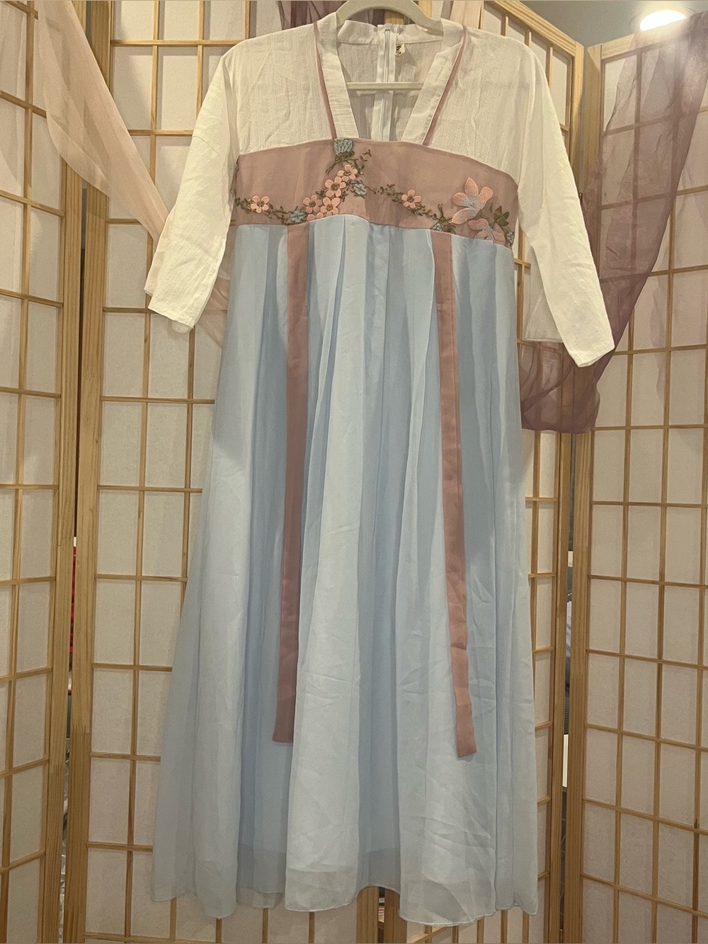 Hanyuansu qixiong hanfu inspired embroidered dress